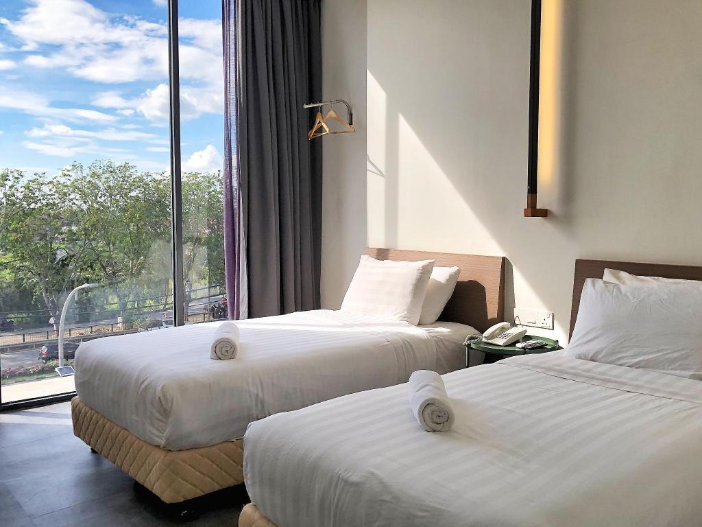 Room, Twin Beds