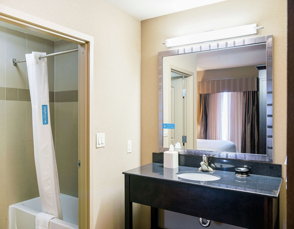 Hampton Inn & Suites Bay City, TX 7/39