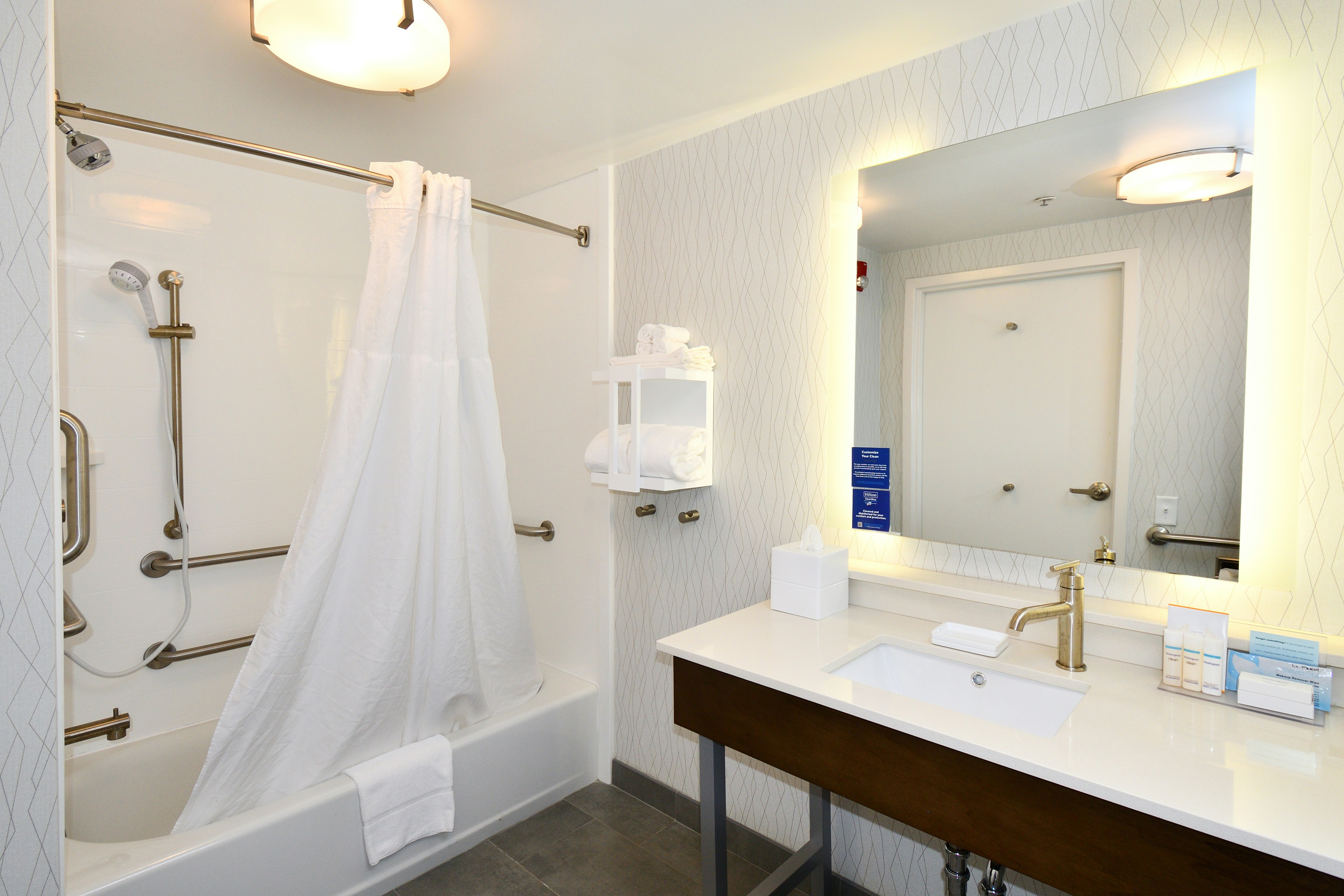 غرفة بسرير كينج لذوي الإعاقة، Hampton Inn Santee-I-95 5/7