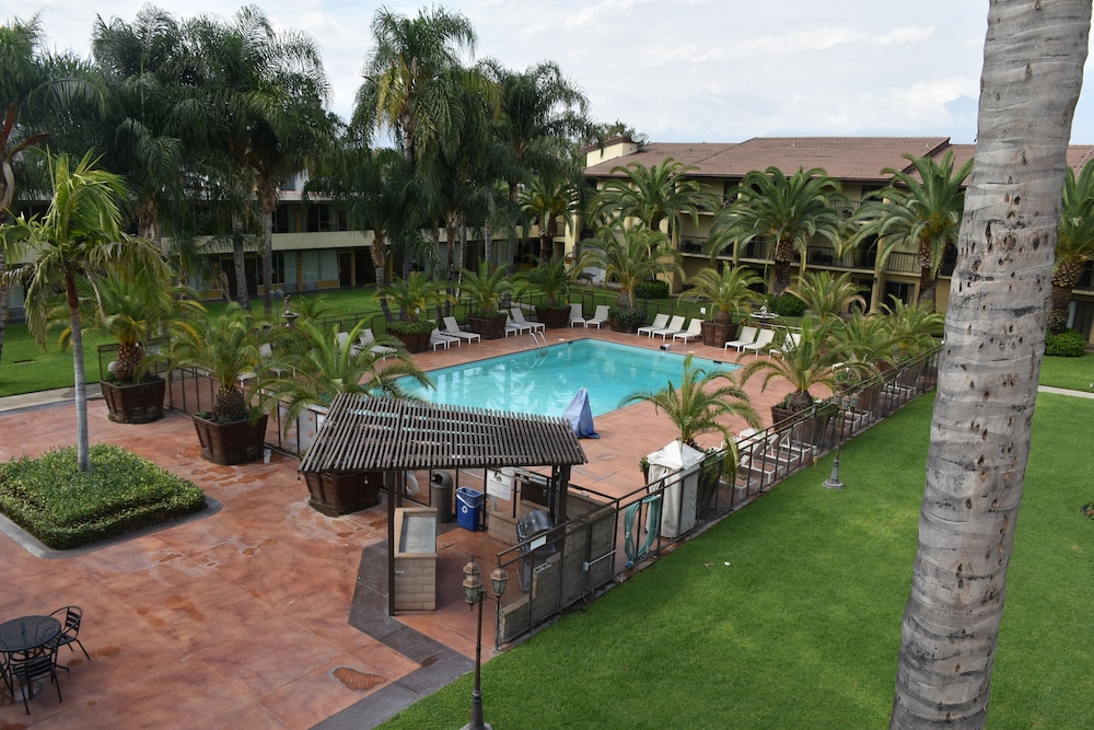 Ontario Airport Inn 53/60