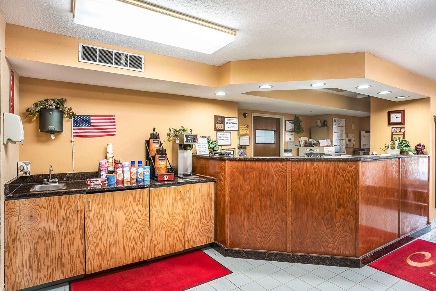 Econo Lodge Princeton 6/43