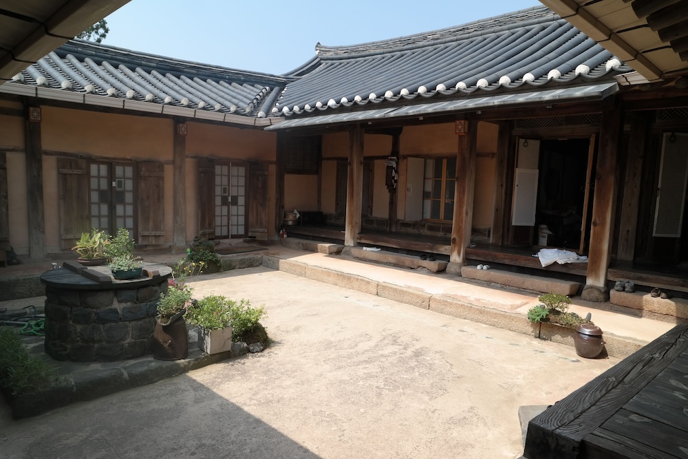 Gyeamgotaek 40/48