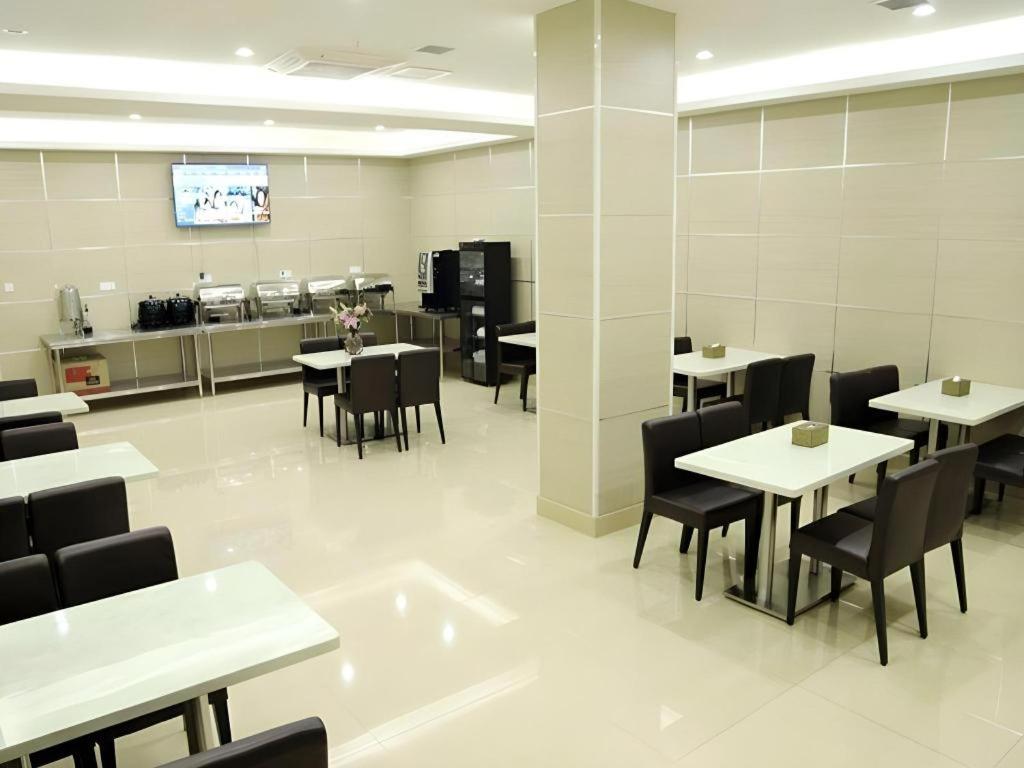 GreenTree Inn Changzhou Henlin Town Zhongtian Express Hotel 39/48