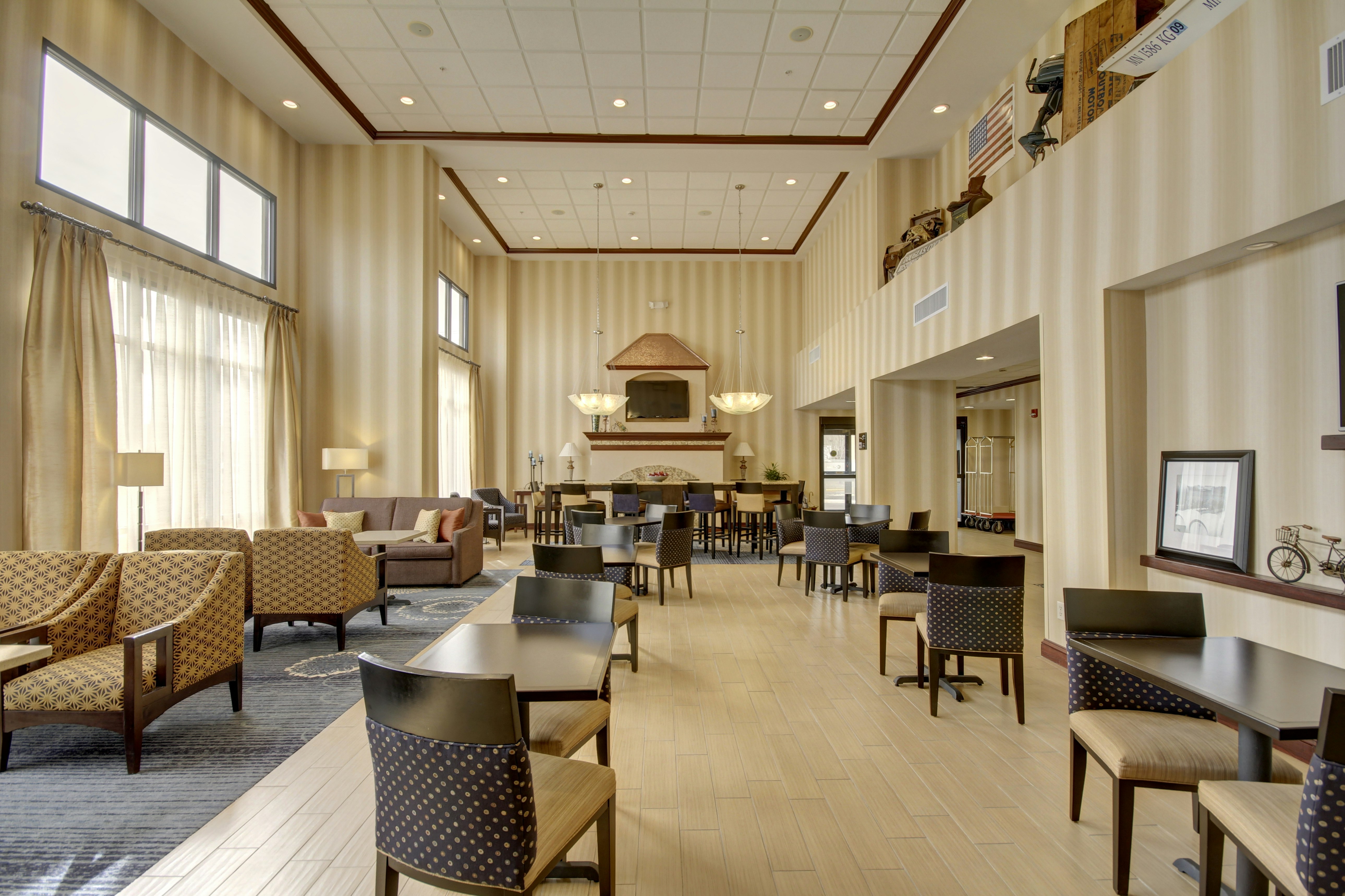Hampton Inn & Suites Alexandria MN 32/50