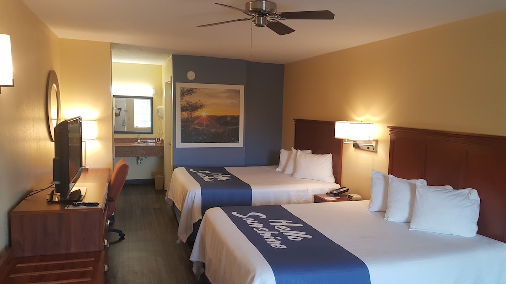 Days Inn by Wyndham Trenton 5/17