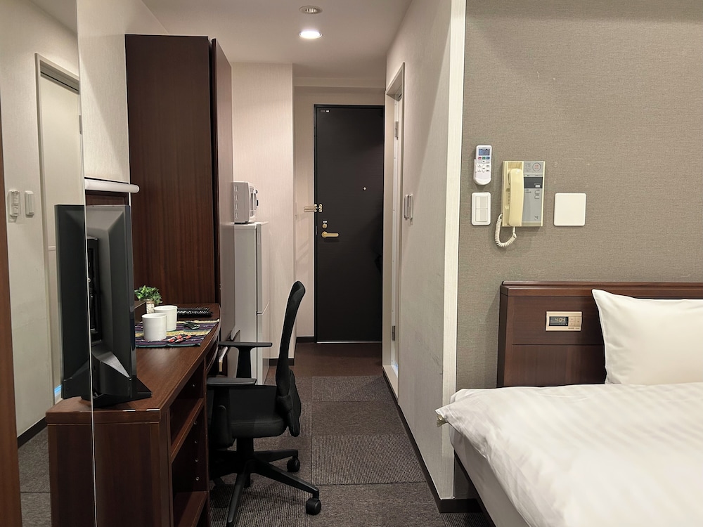 SEMI ROOM, BASIC, SEMI DOUBLE BED, SMOKING