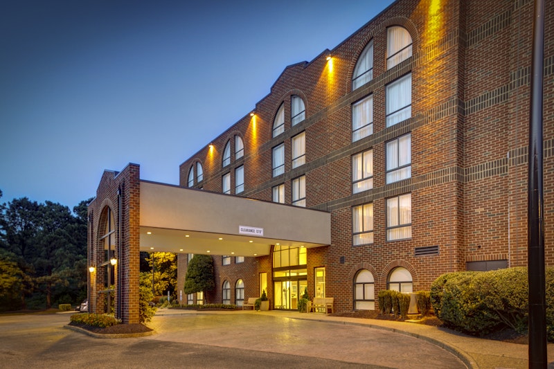 Embassy Suites Williamsburg 55/55