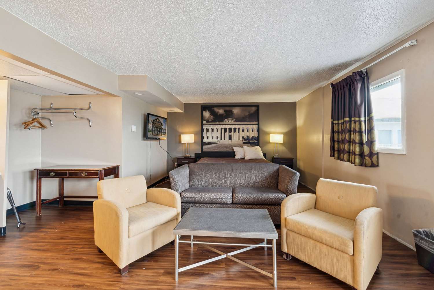 Super 8 By Wyndham Millbury/Toledo 28/54