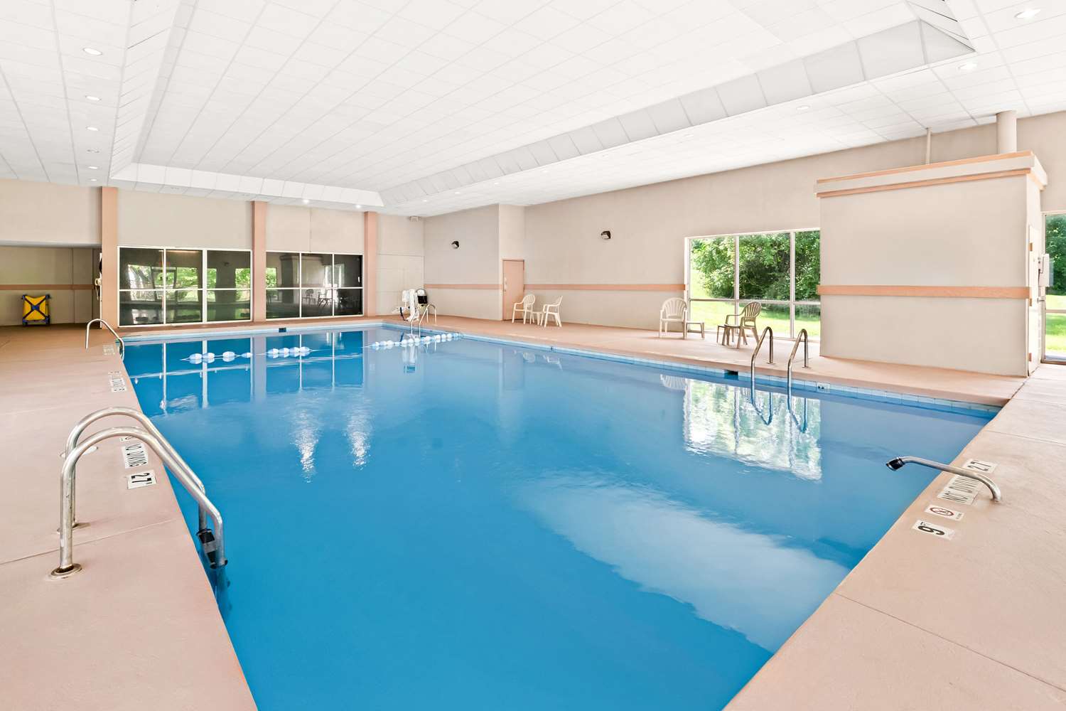 swimming pool spa