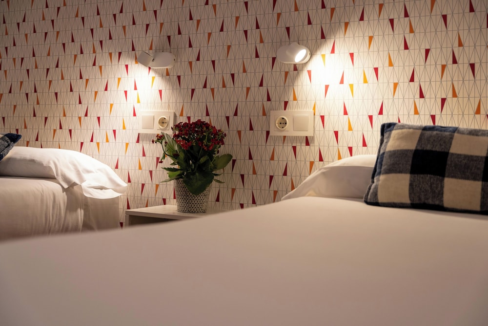 Rodamon Barcelona Hostel 24/56