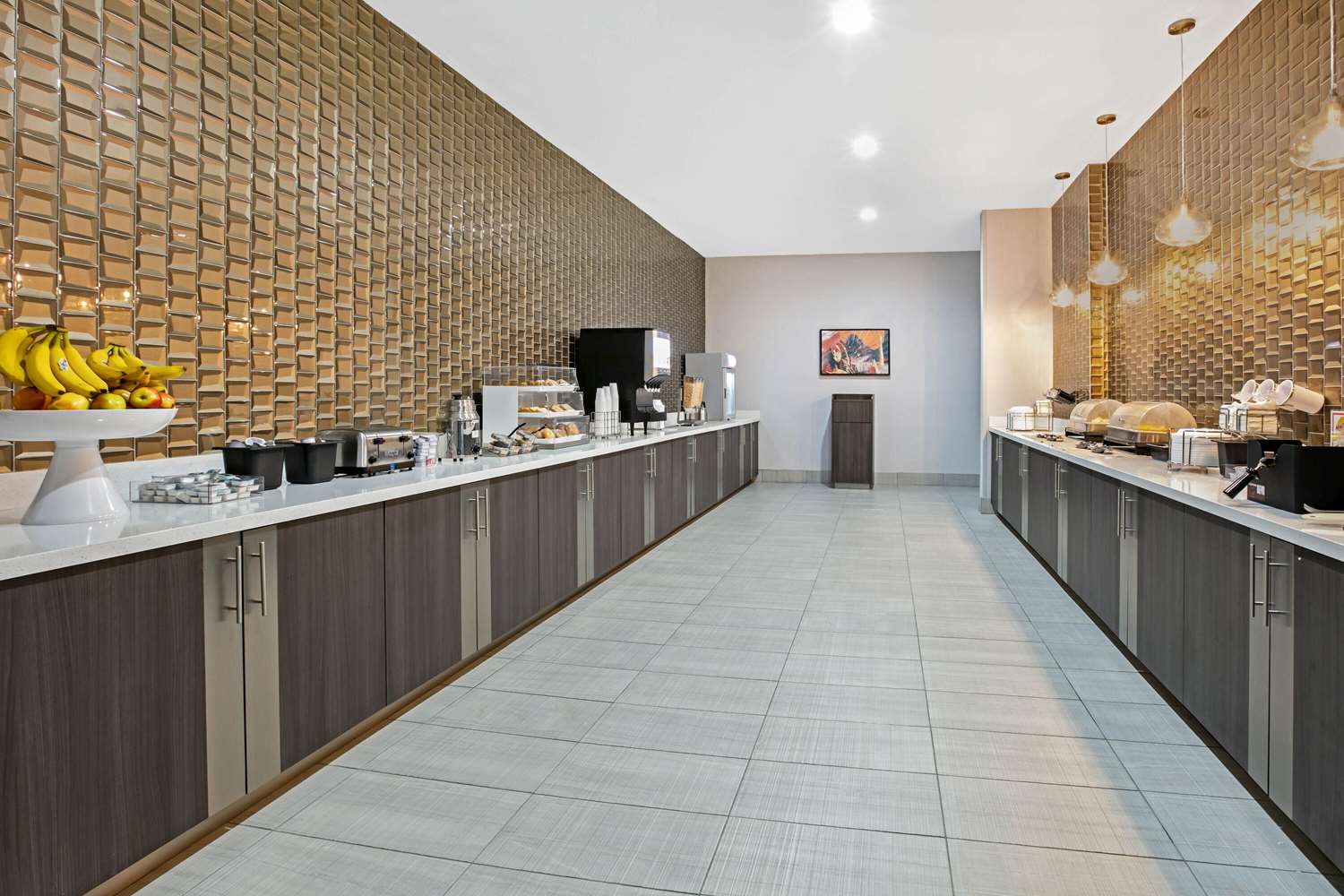 La Quinta Inn & Suites by Wyndham DFW West-Glade Parks 7/47