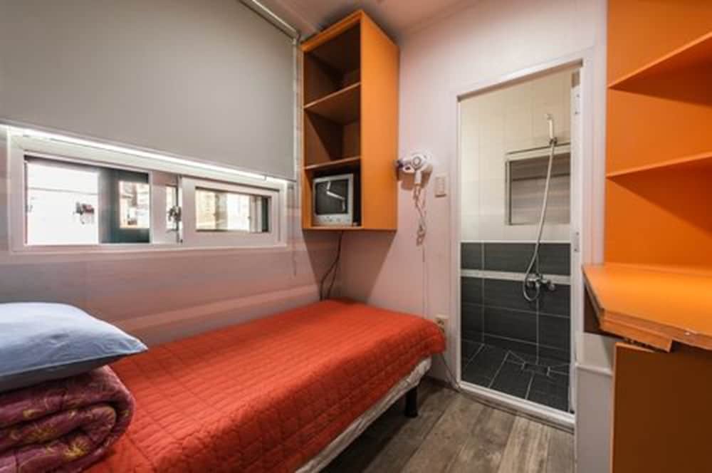 Hostel Korea 10/48