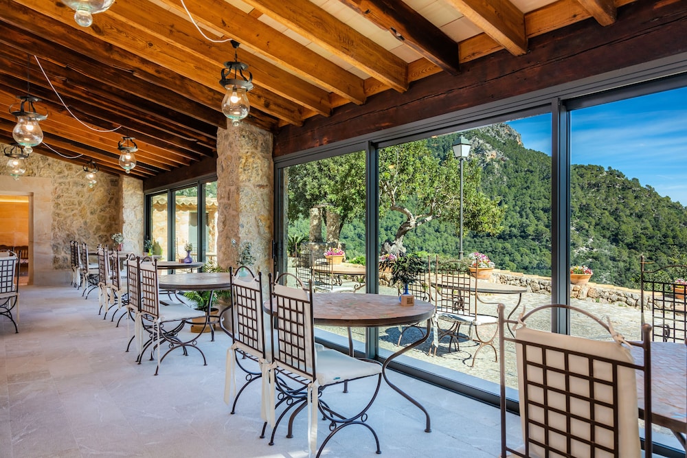 FINCA HOTEL ALBELLONS PARC NATURAL 49/70