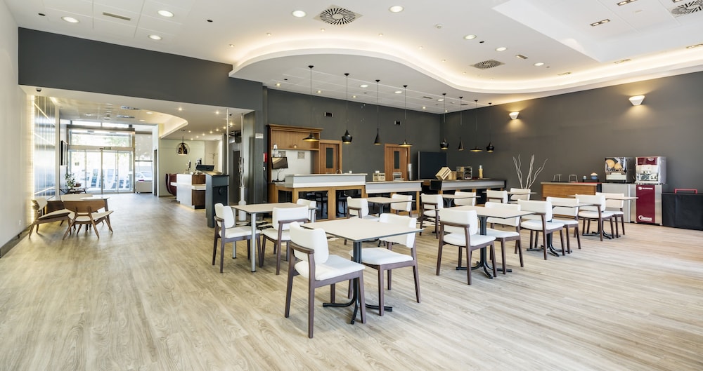 restaurant-cafeteria