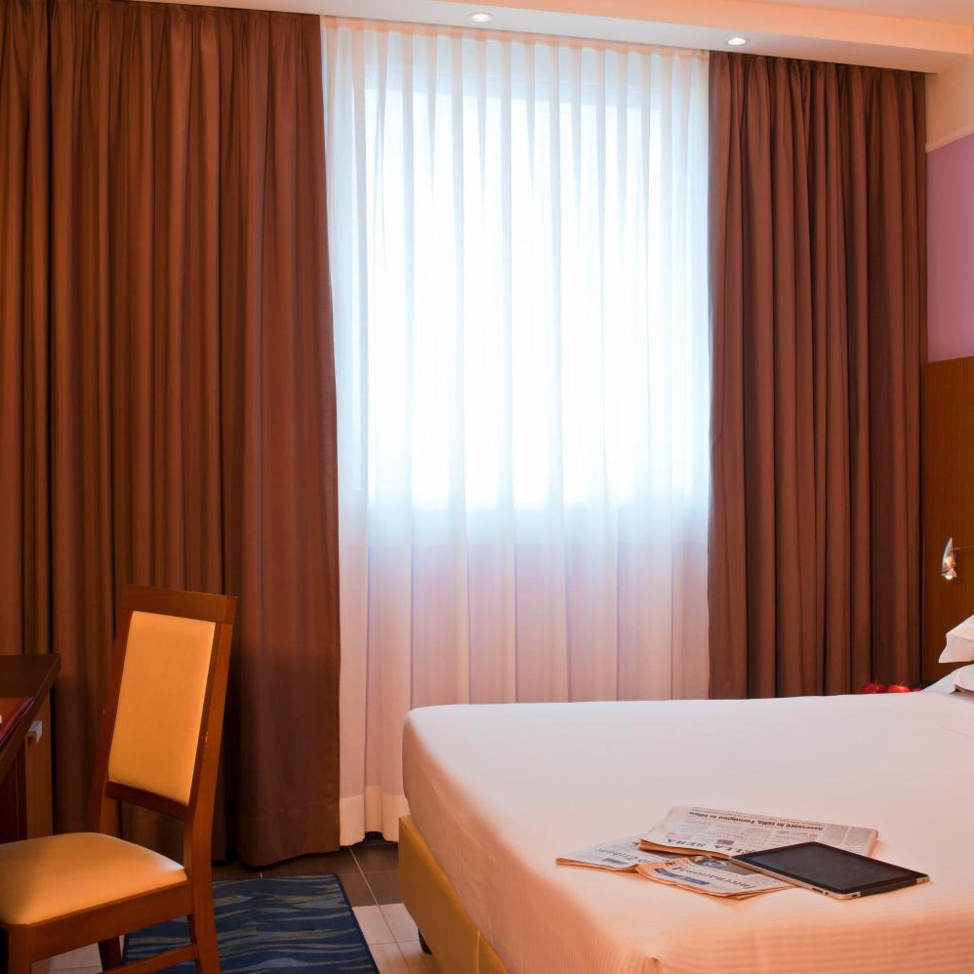 غرفة بسرير مزدوج، Four Point Flex Sheraton Bologna Airport 6/10