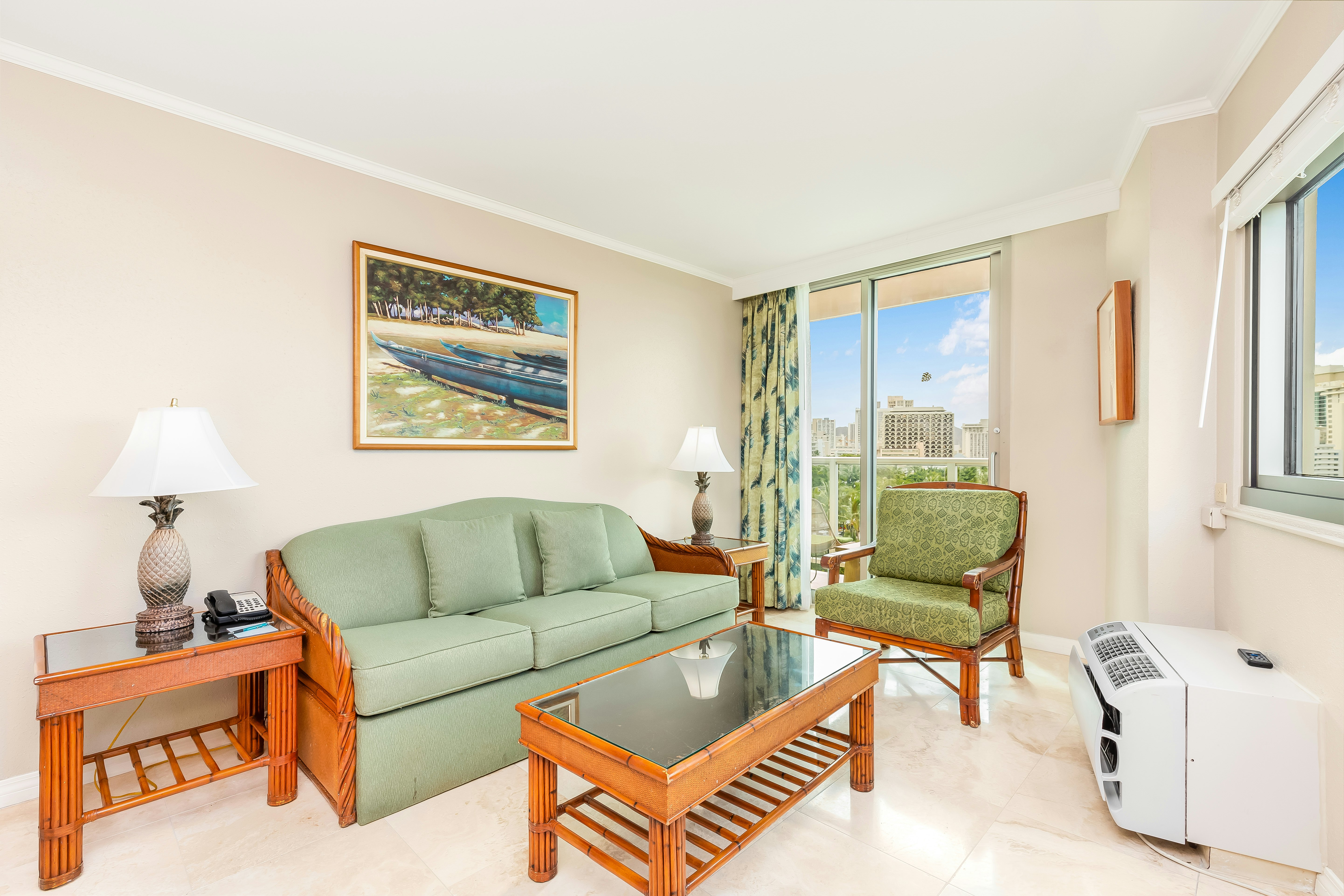 Luana Waikiki Hotel and Suites 28/50