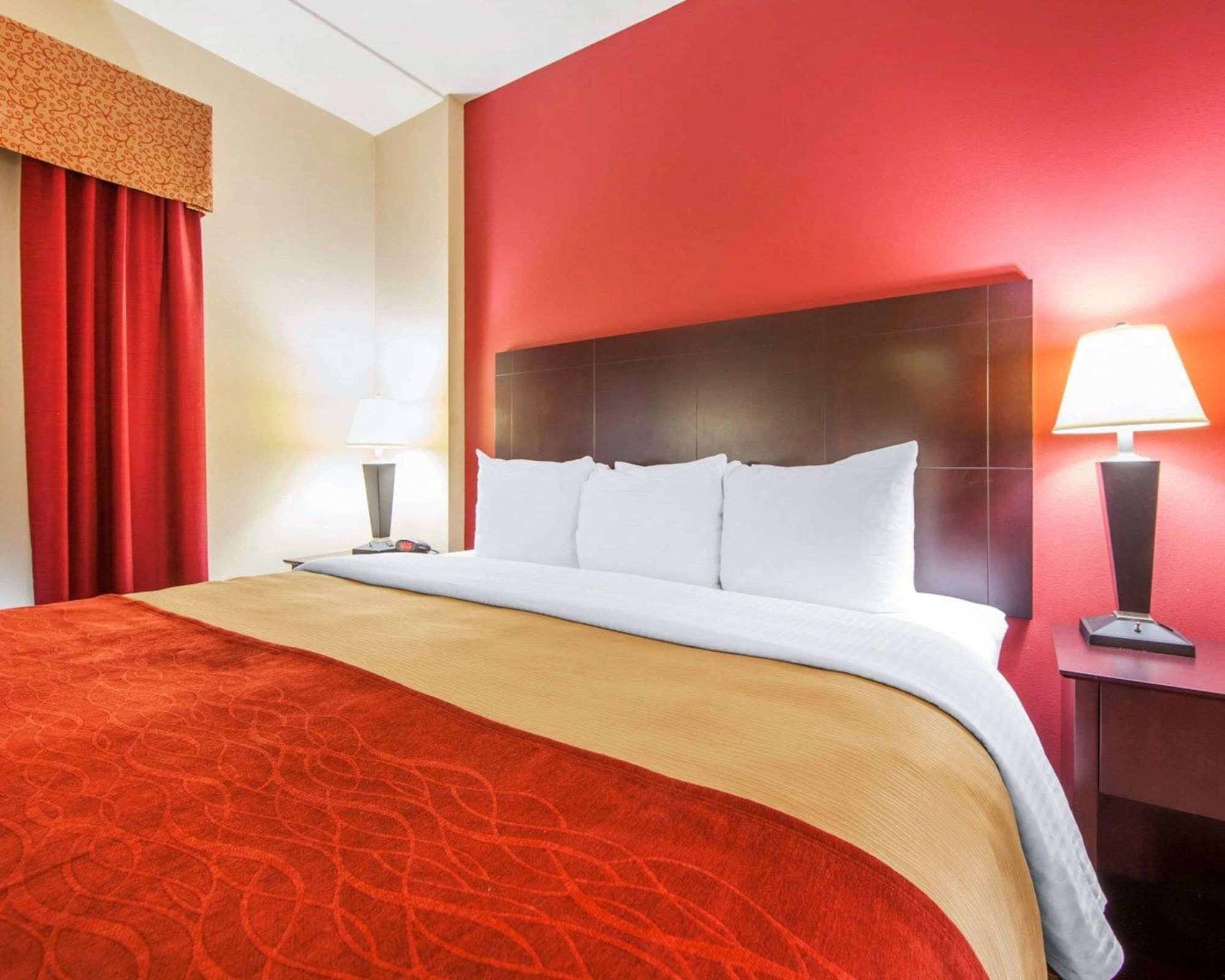 Suite, Sofa, Comfort Inn Harriman, TN 4/6