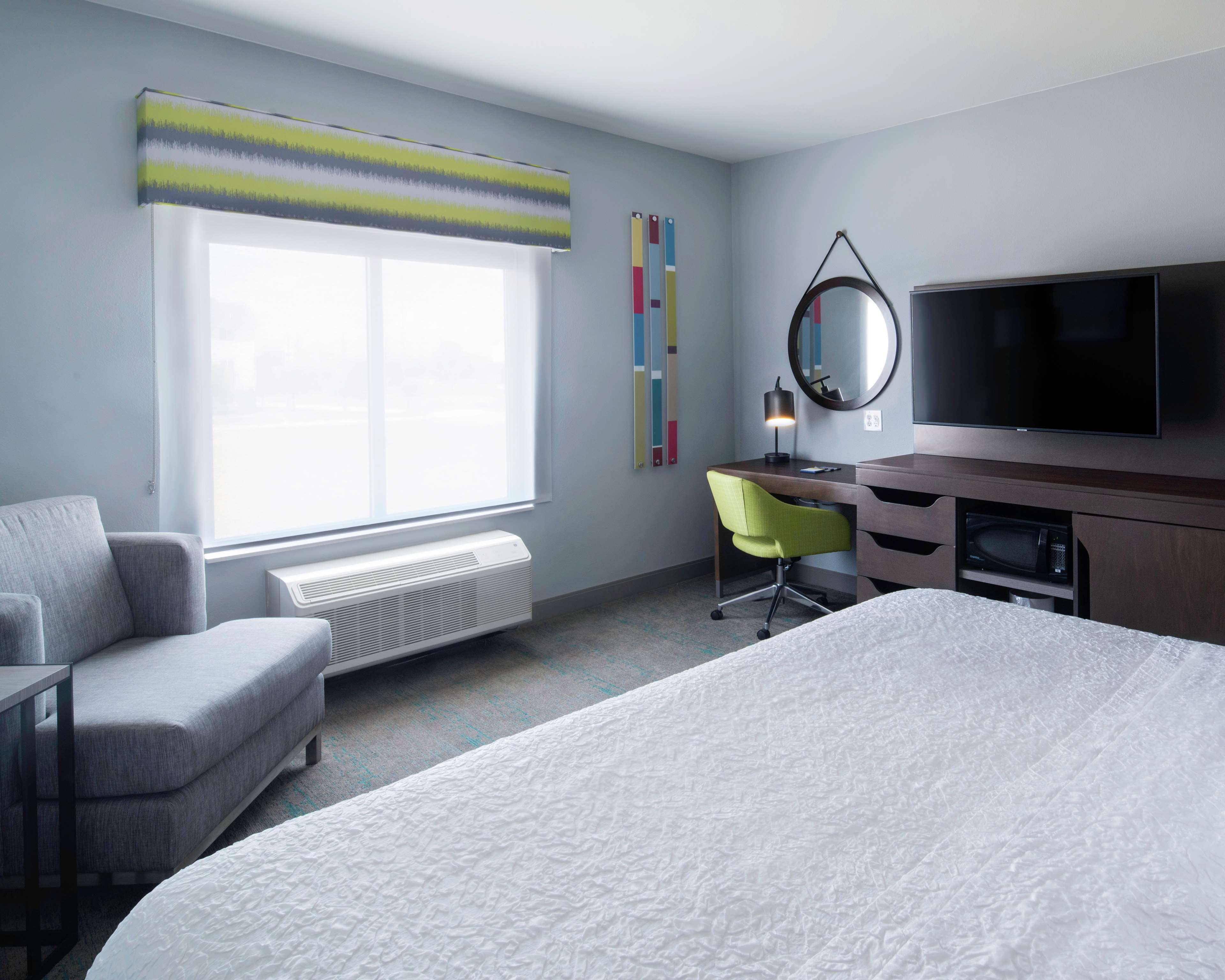 STUDY, KING BED, SOFA, ACCESSIBLE