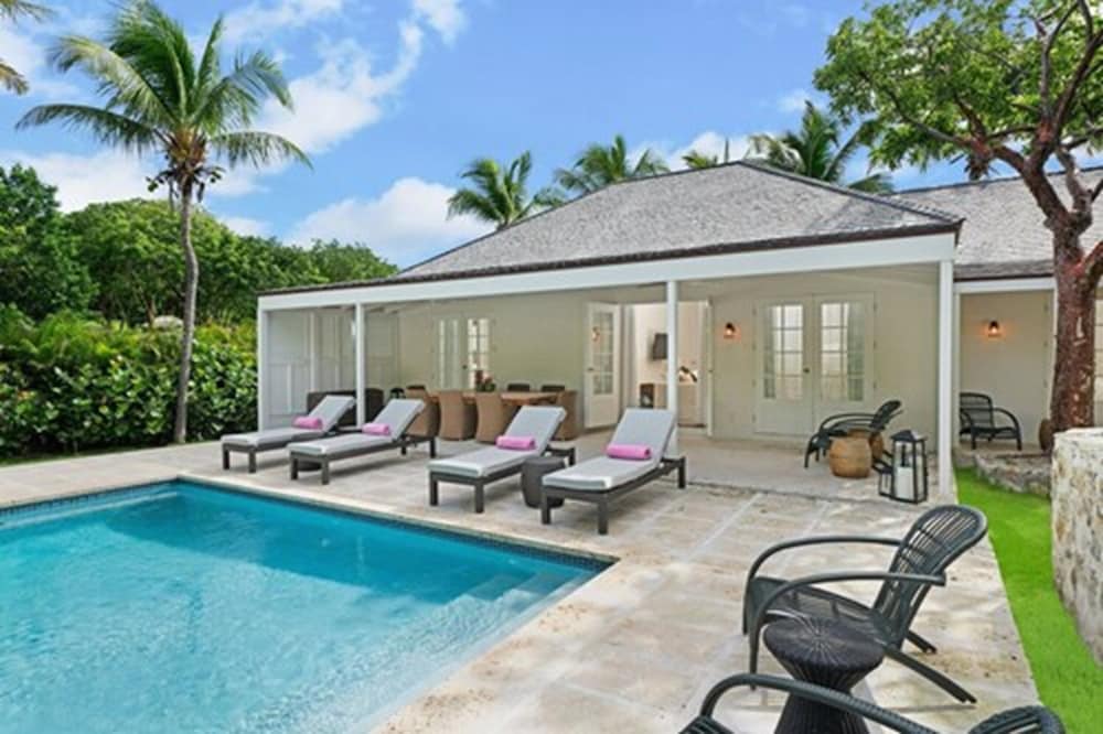 Pink Sands Resort 24/50