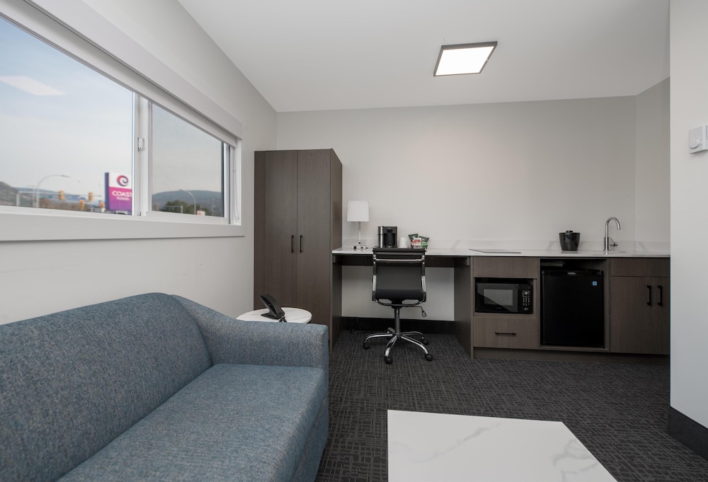Coast Penticton Hotel 25/50