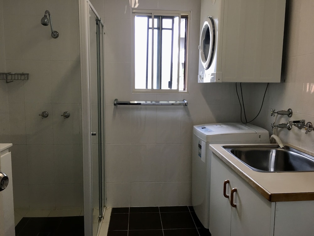Burleigh Palms Holiday Apartments 75/75
