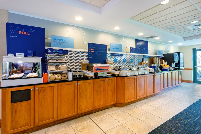 Holiday Inn Express & Suites Bradenton East-Lakewood Ranch 8/50