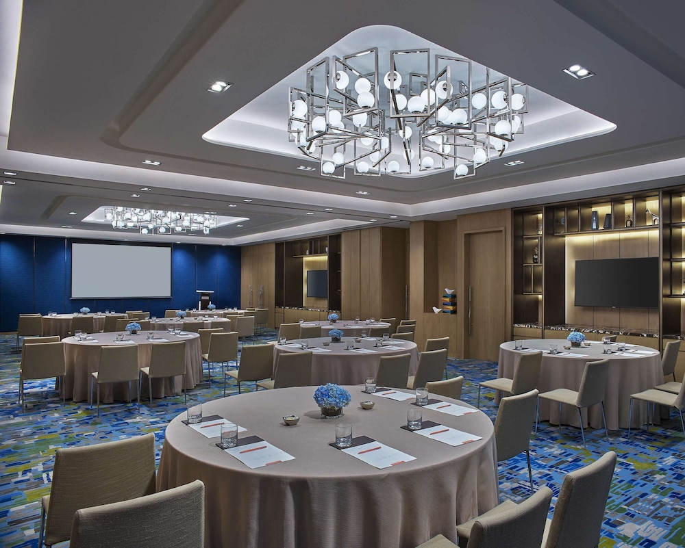 Grand Hyatt Manila 62/72
