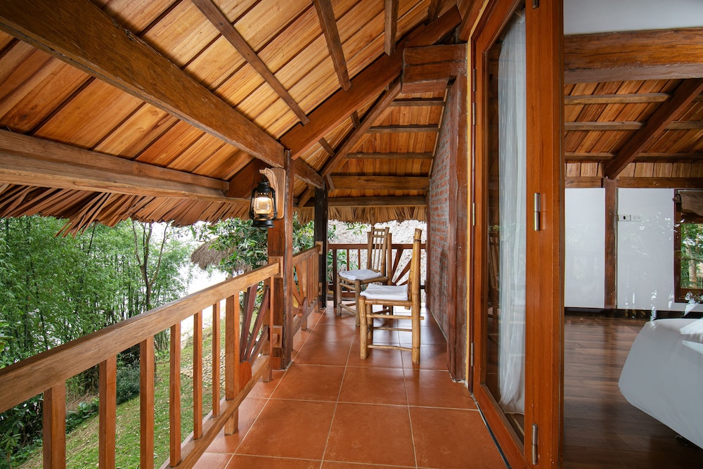 Mai Chau Hideaway Lake Resort 35/72