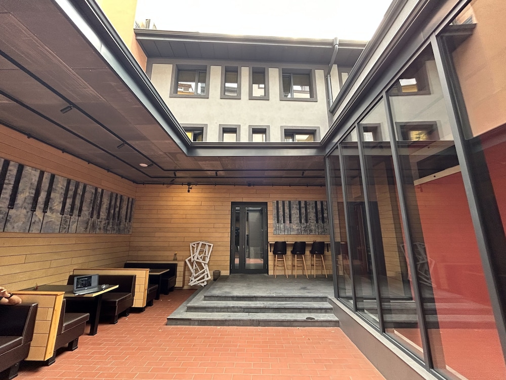 Art Hotel 158 5/29