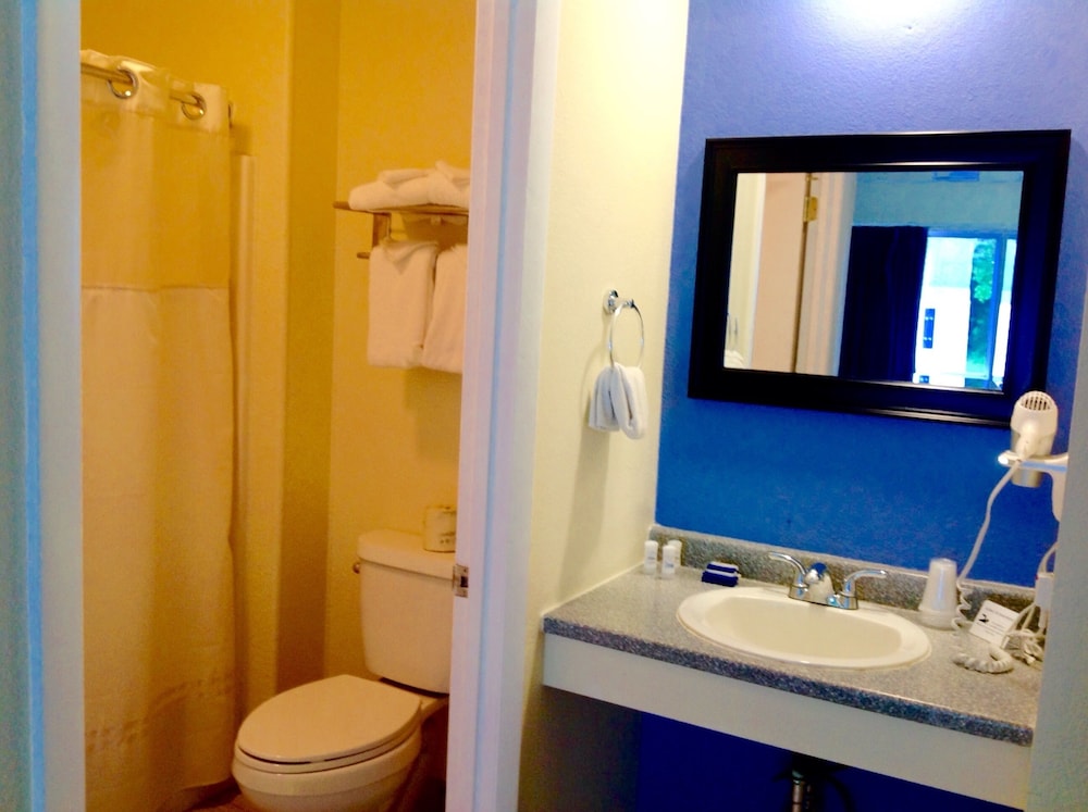 Beacon Inn and Suites 20/40