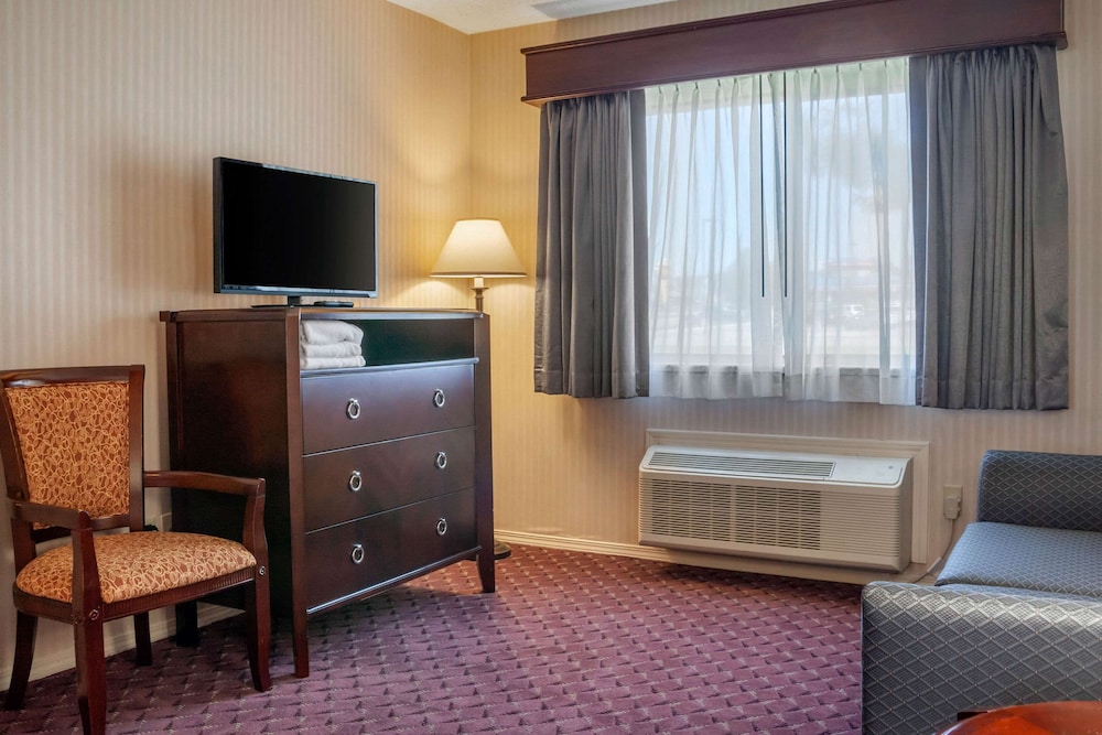 Wintergreen Hotel & Conference Center 39/49