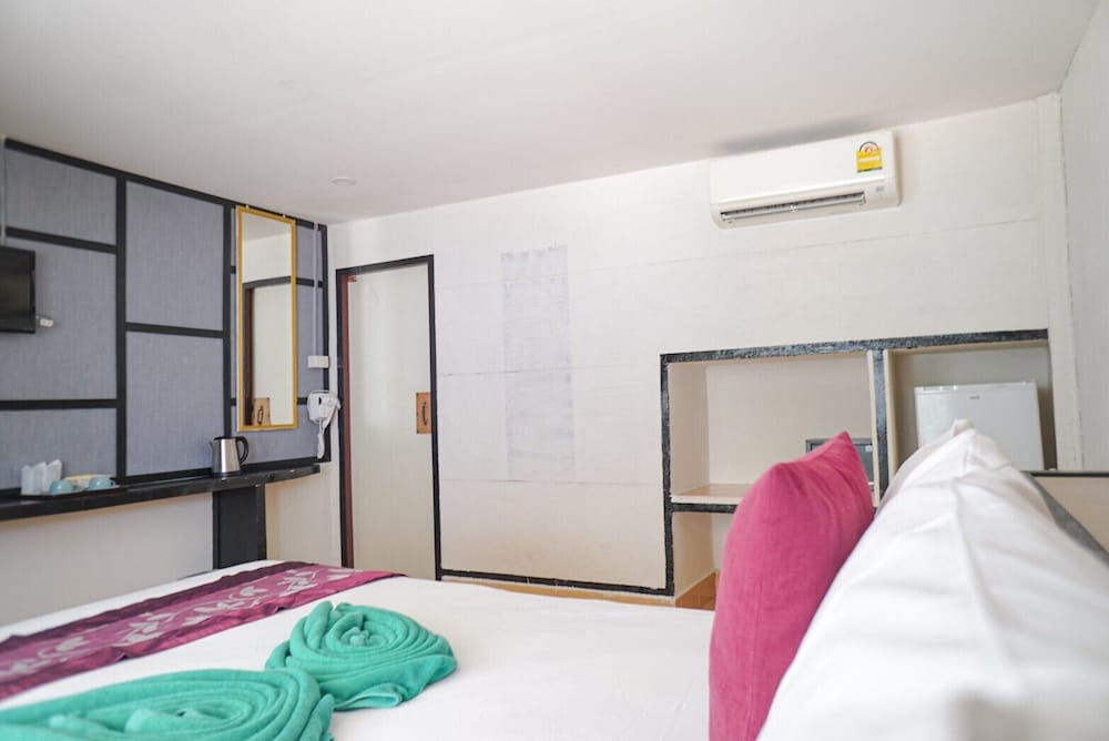Phi Phi Nice Beach Resort 16/50