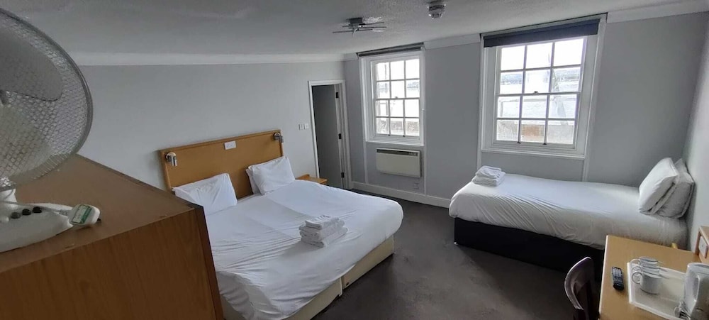 Royal Hotel 14/50