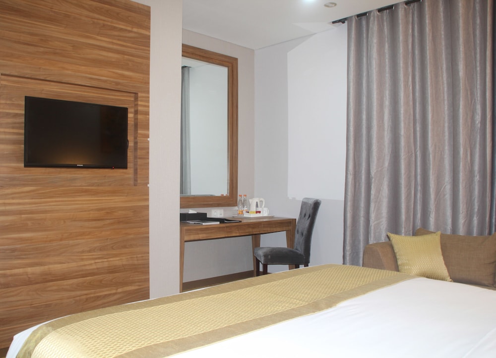 Grand Serela Yogyakarta 15/65