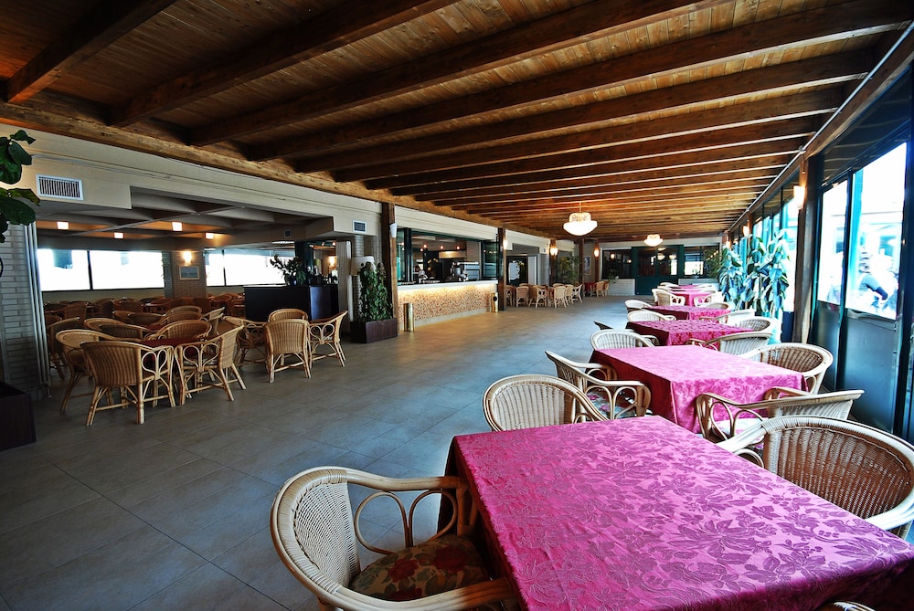 Club Hotel Dante Cervia 48/70