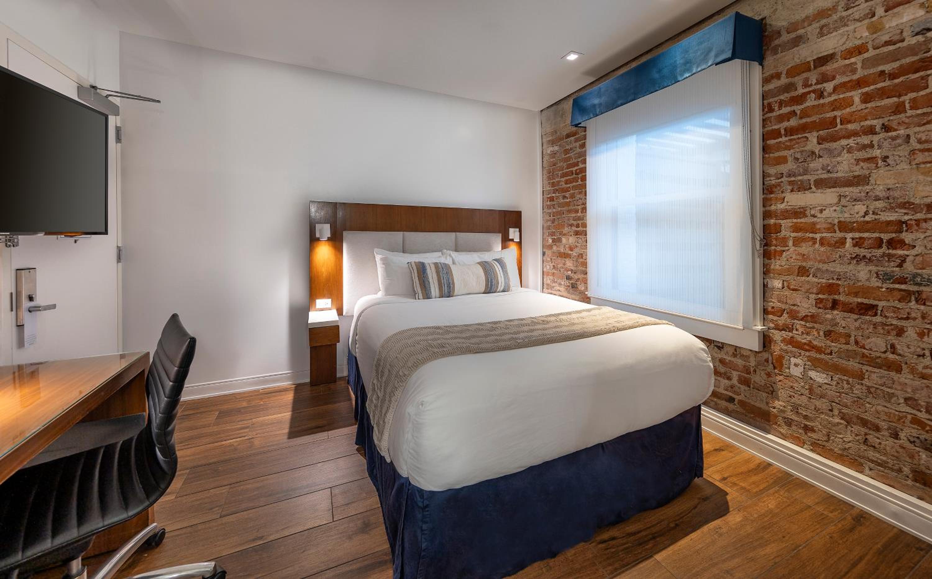 Room, Twin Beds, Garden View