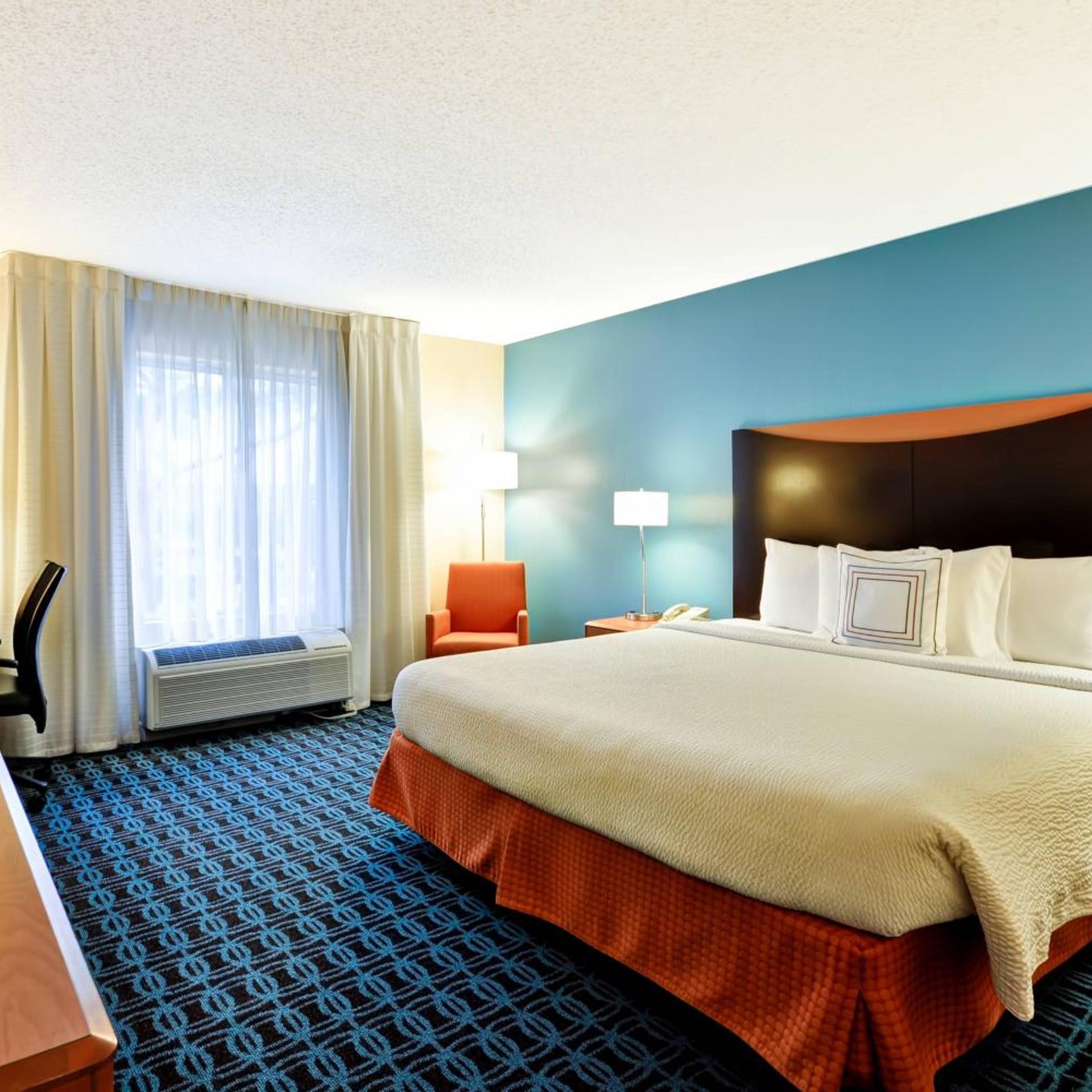 Room, King Bed, Bathtub, Accessible