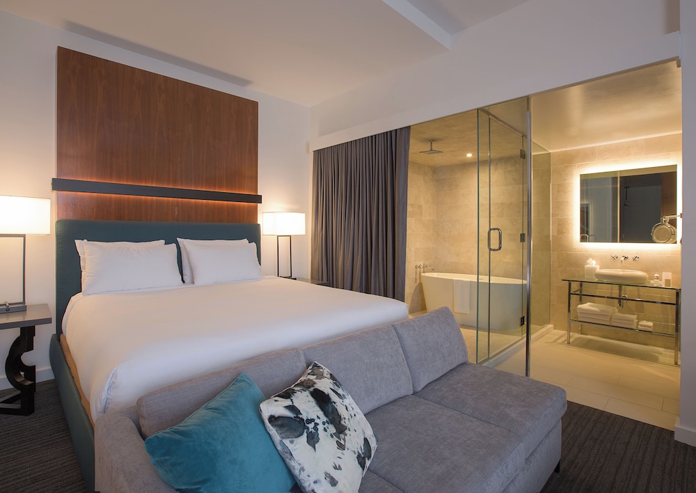 ANDAZ, CABANA, SUITE