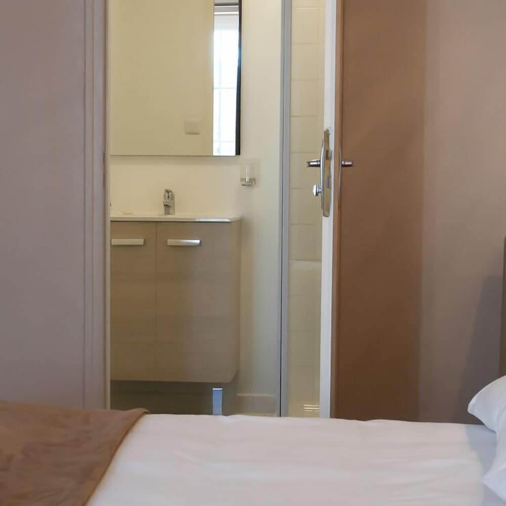 Hotel Des Pyrenees 11/37