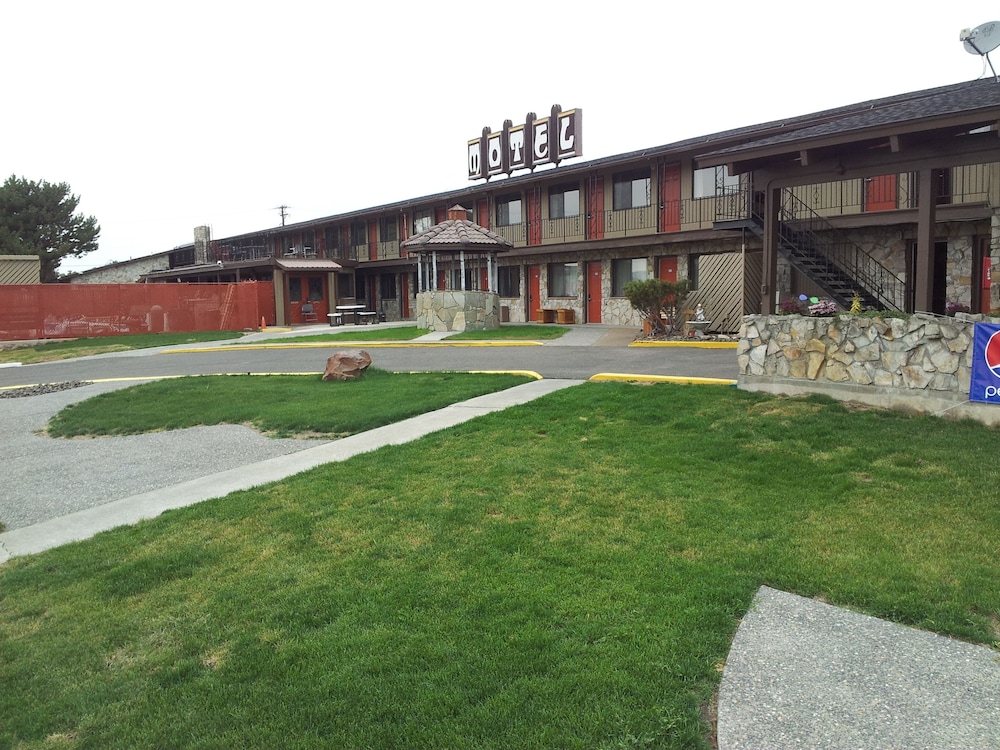 Richland Inn And Suites 2/32