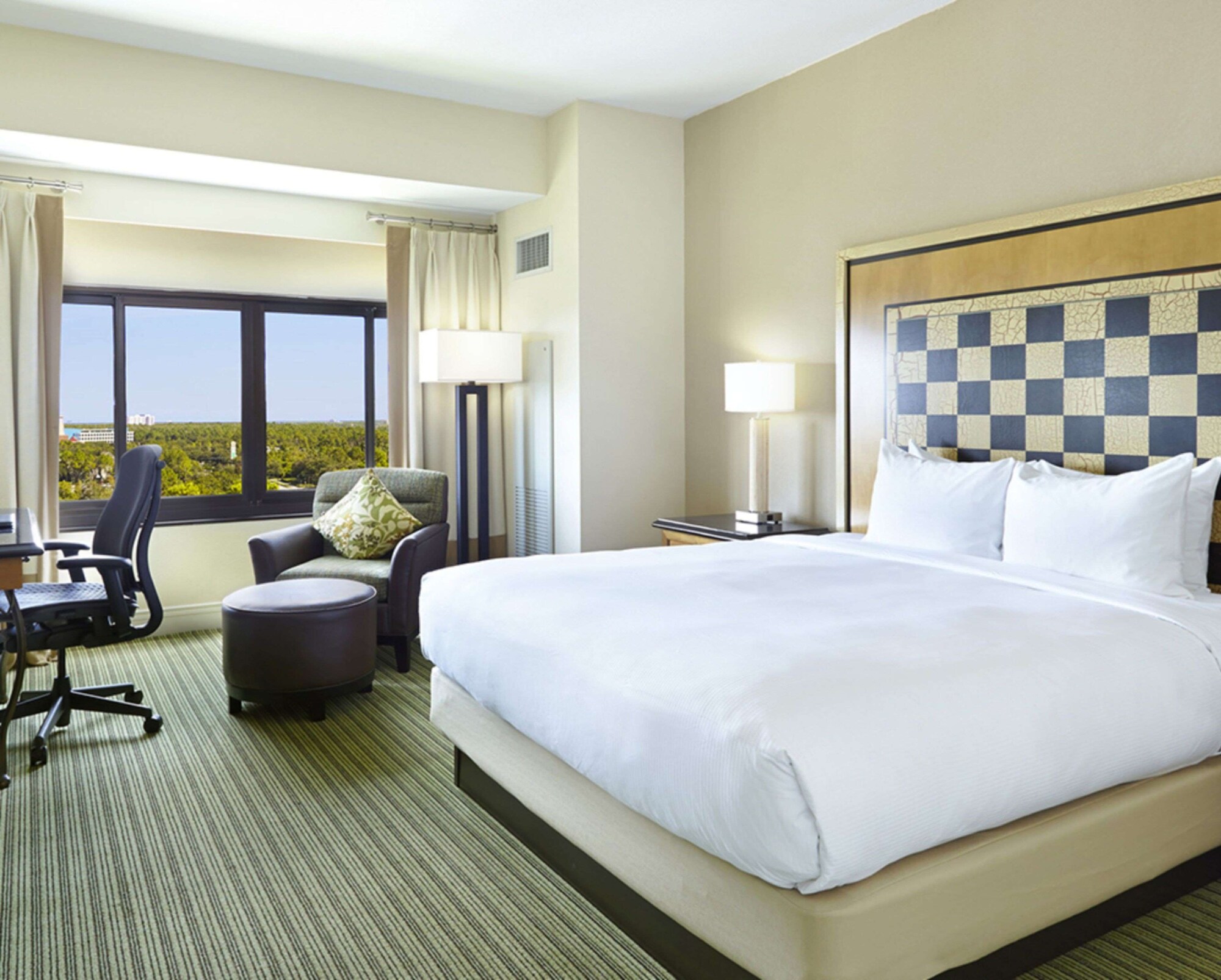 ROOM, ACCESSIBLE