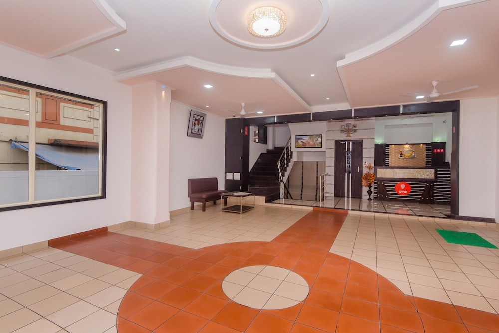 Oyo 13511 Hotel Gems 4/15