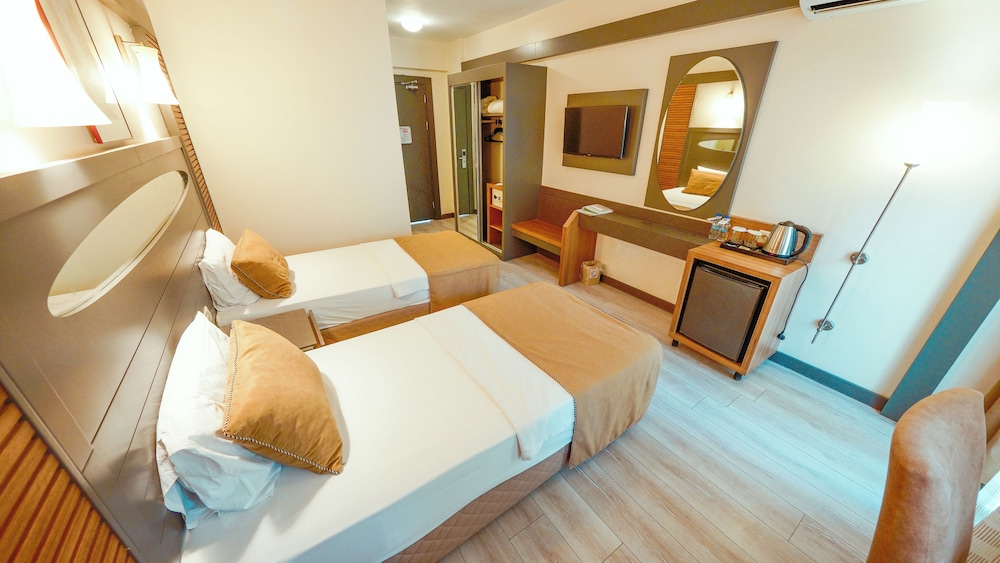 Lycus River Thermal Hotel 12/50