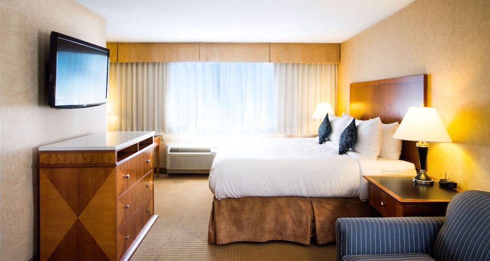 Best Western Plus Suites Downtown 15/42