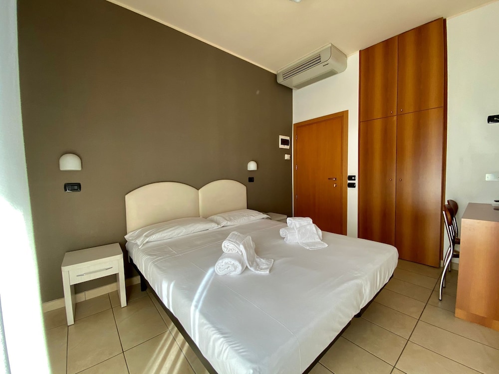 STANDARD, DOUBLE BED, BALCONY