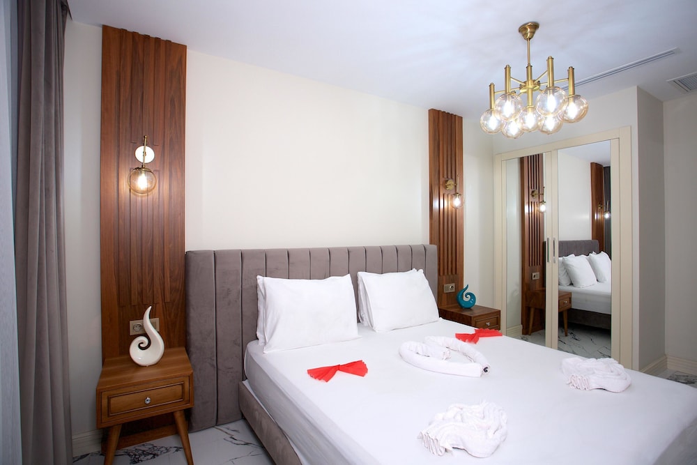 Princely Suites 15/50