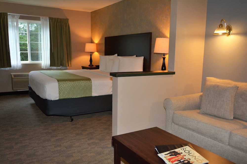 Fairbridge Inn And Suites Dupont 23/54