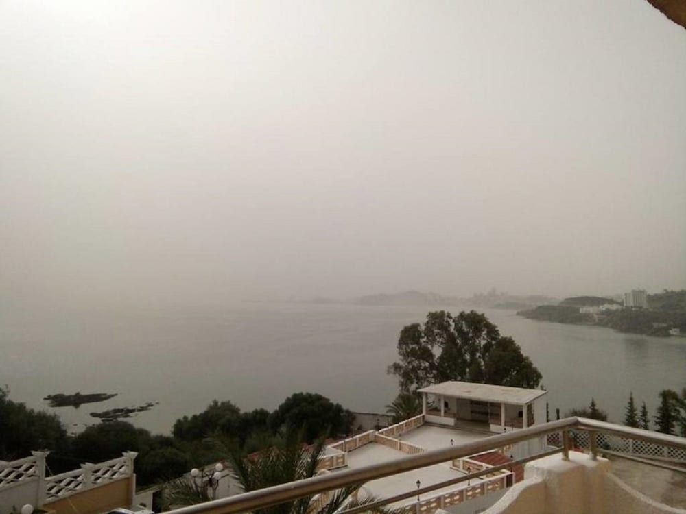 Rym El Djamil Hotel 37/38