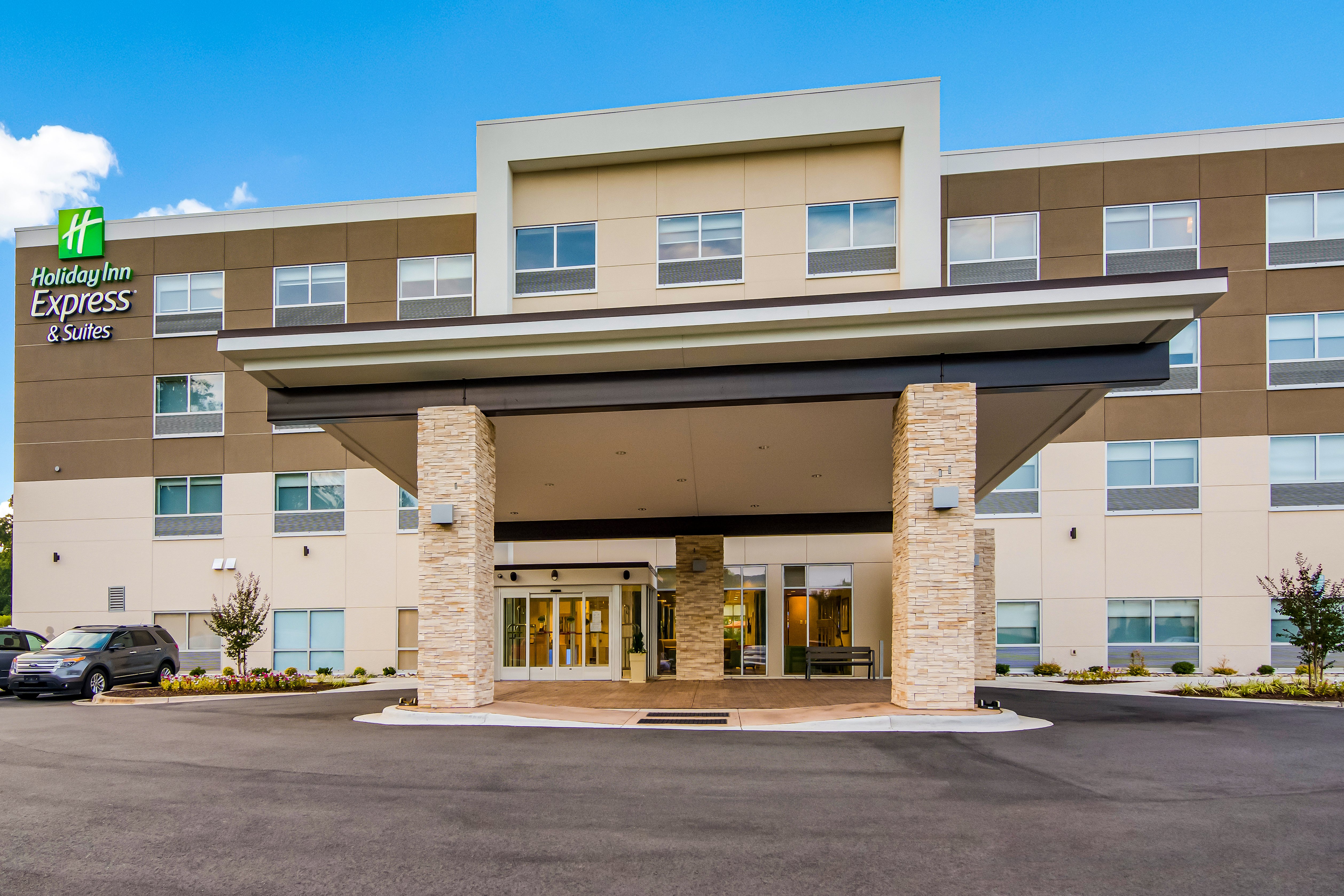 Holiday Inn Express and Suites Asheboro 5/34