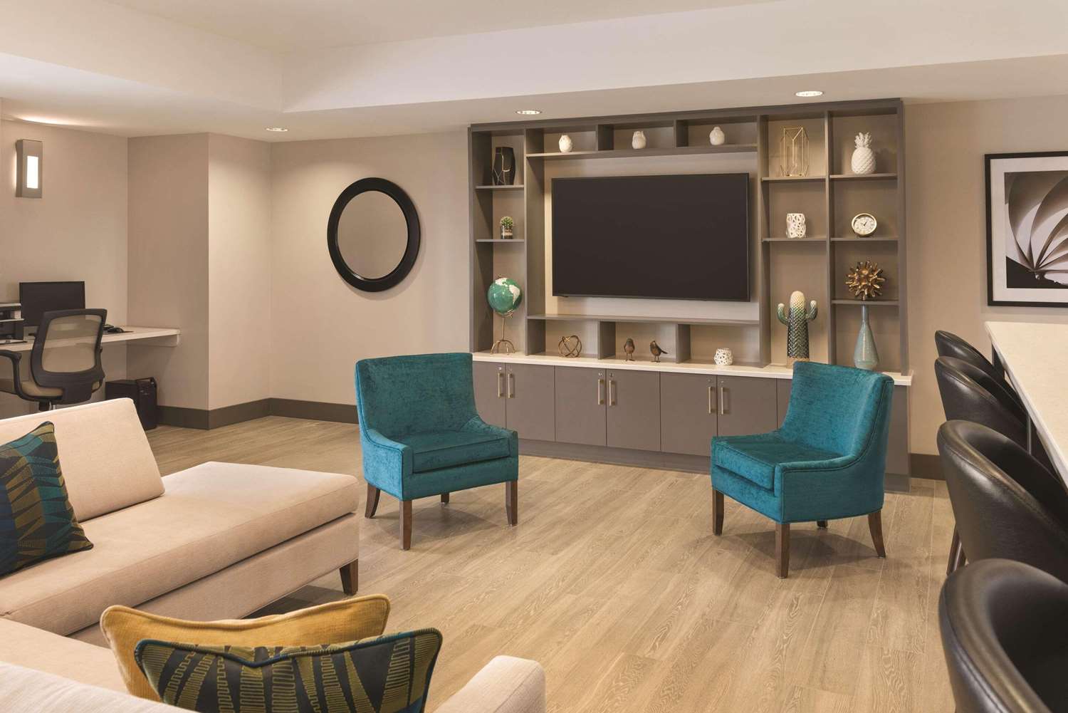 Park Inn by Radisson, Calgary Airport North, AB 8/10